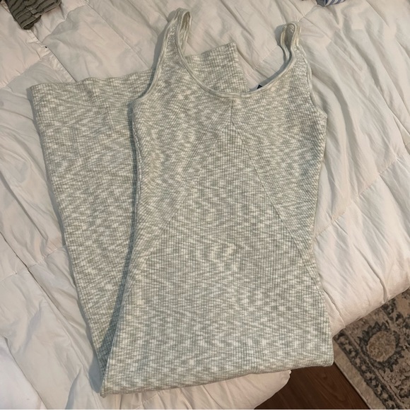 Abercrombie & Fitch Dresses & Skirts - Abercrombie & Fitch Green Knit Midi Dress